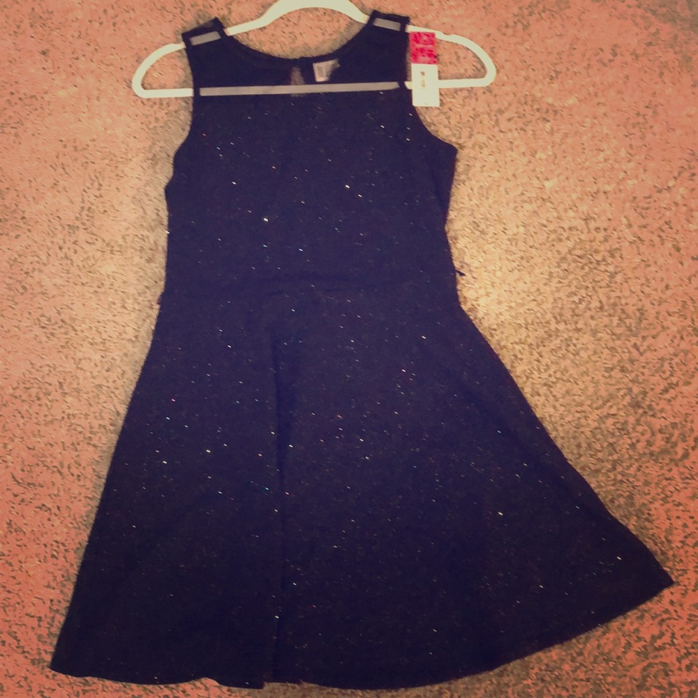 A sleeveless dress